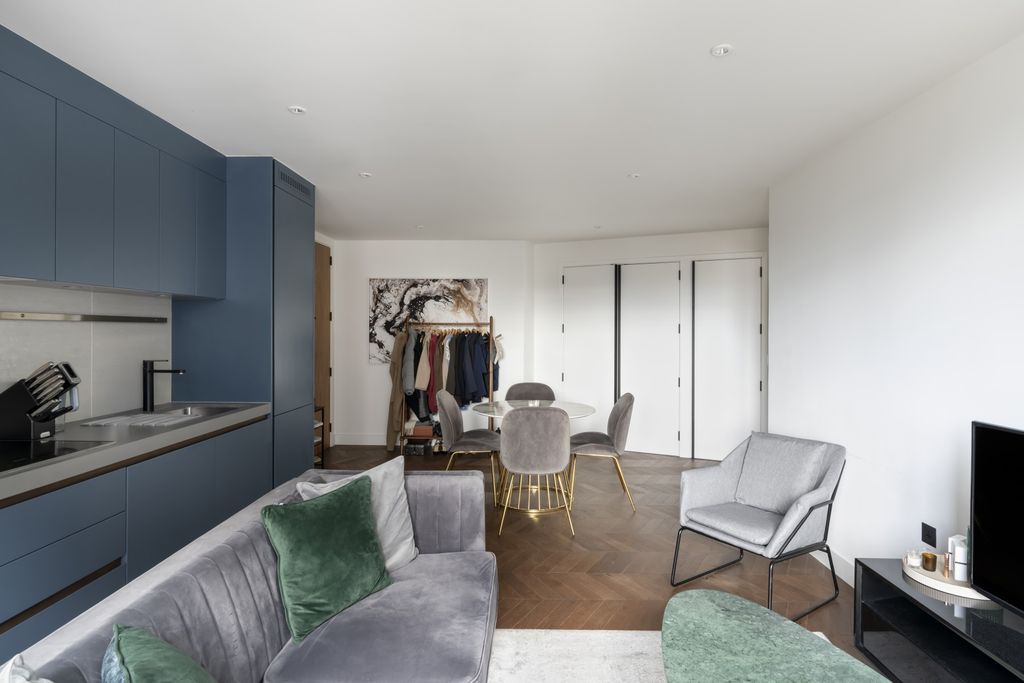 Property photo 3 of 11