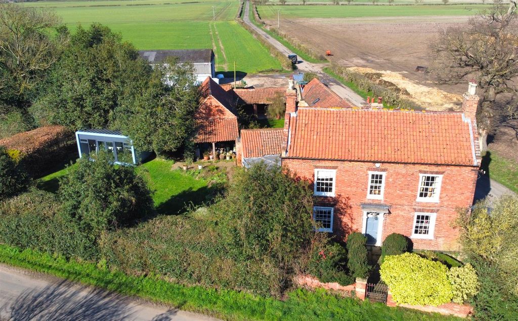 Property photo 1 of 40 Elevated Front Aspect 720