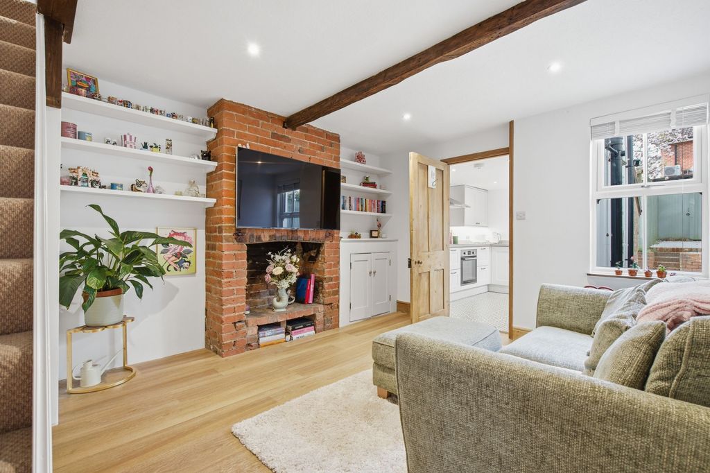 Property photo 2 of 11