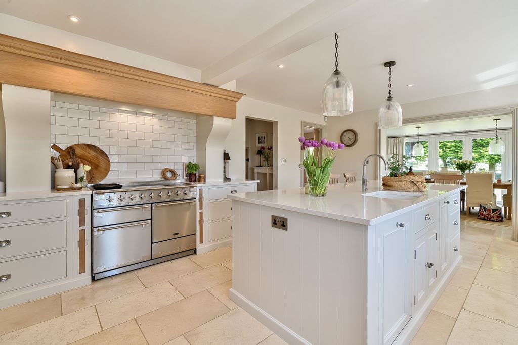 Property photo 3 of 30