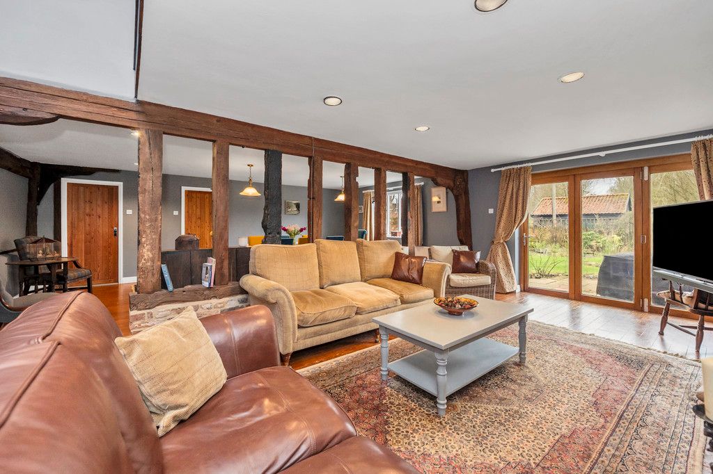 Property photo 2 of 26