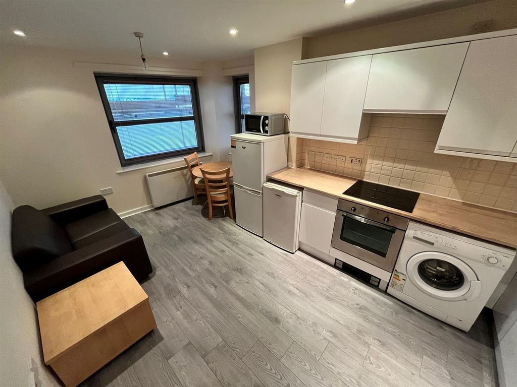 Property photo 2 of 12