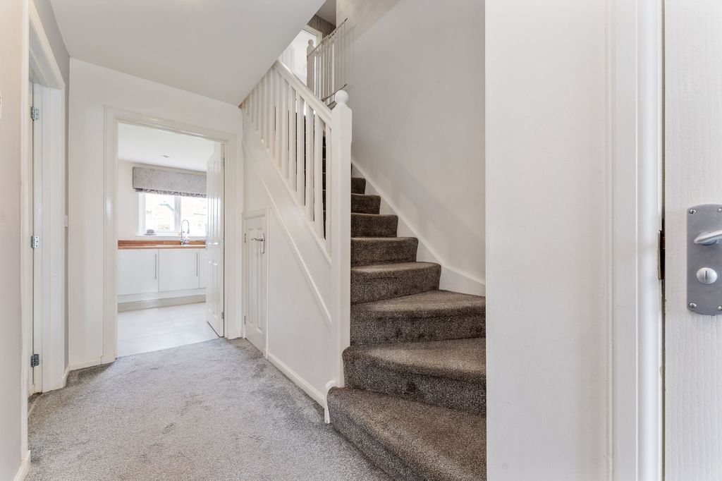 Property photo 2 of 30