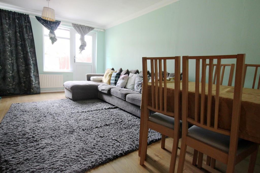 Property photo 3 of 8 Img_3272_Pe.Jpg