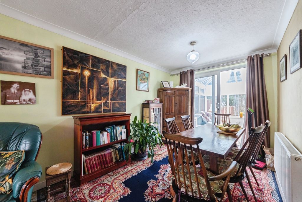 Property photo 3 of 15 Dining Area