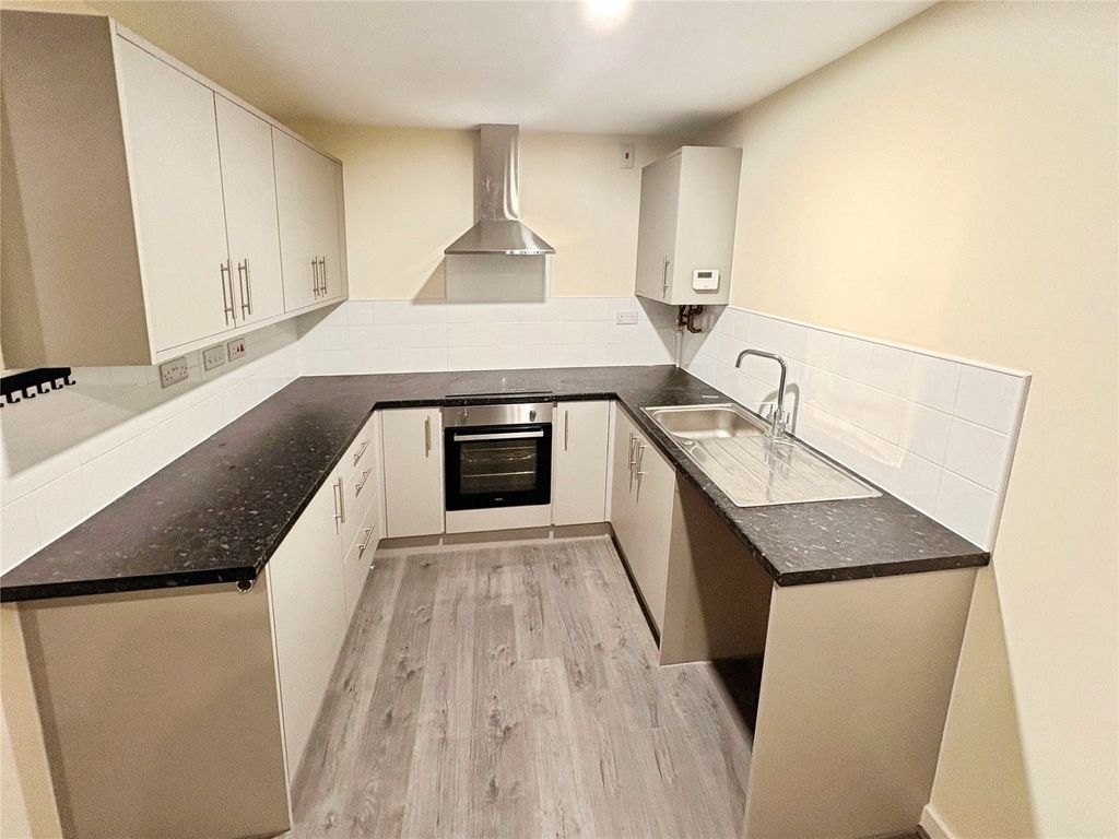 Property photo 2 of 6 Kitchen