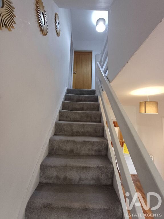 Property photo 3 of 34