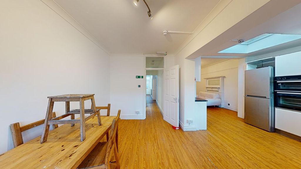 Property photo 2 of 4