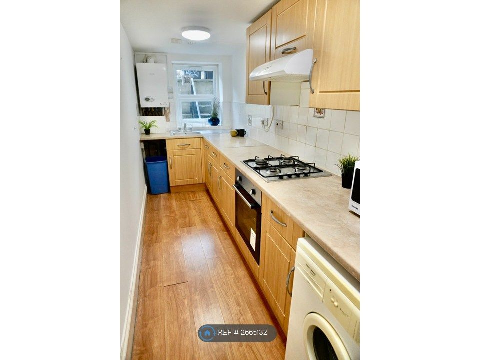 Property photo 2 of 14 Kitchen