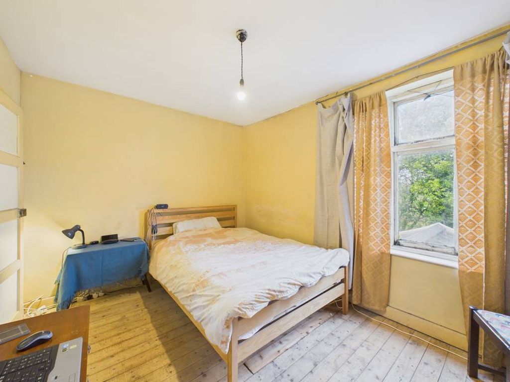 Property photo 3 of 26