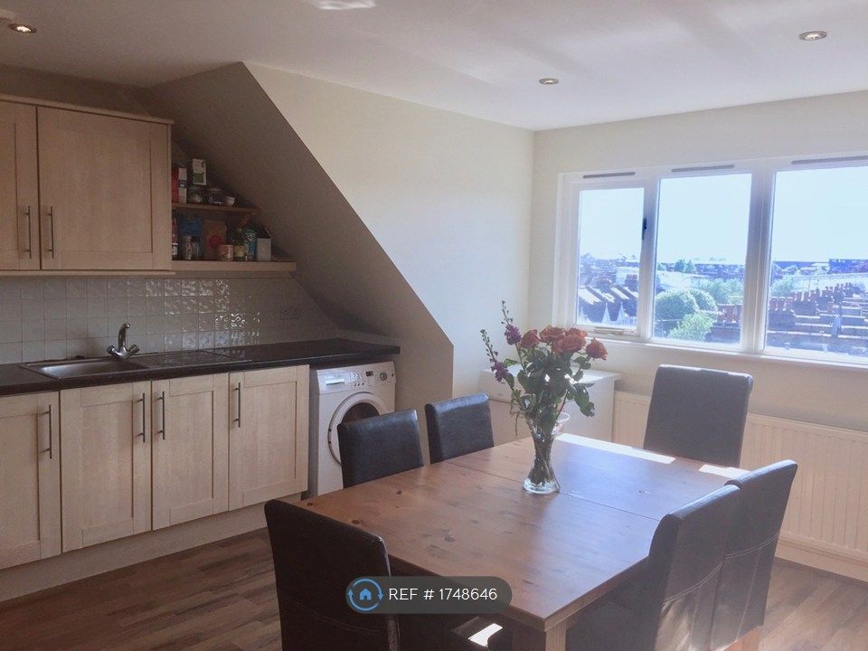 Property photo 1 of 8 Kitchen Diner