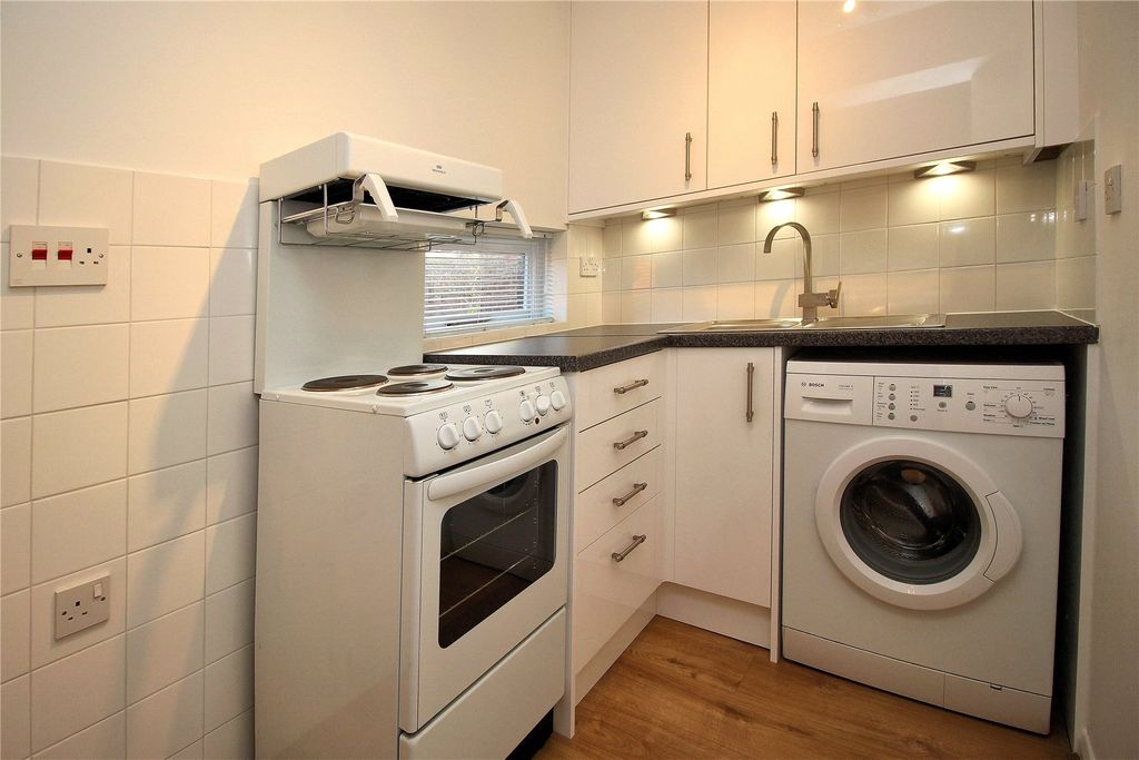 Property photo 3 of 6 Kitchen