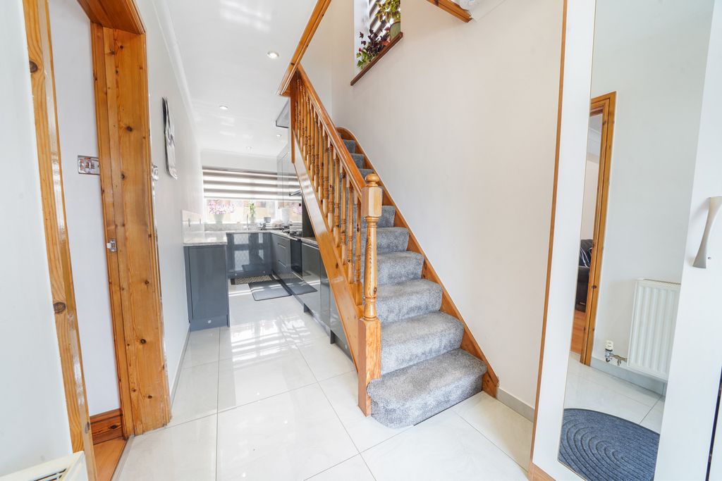 Property photo 2 of 22 1
