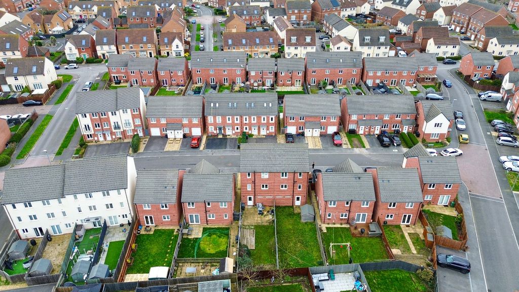 Property photo 2 of 15 4955453