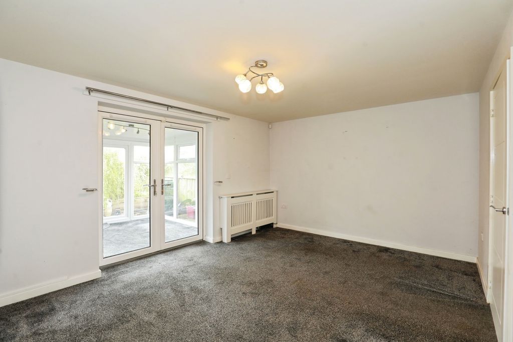 Property photo 3 of 17 Photo