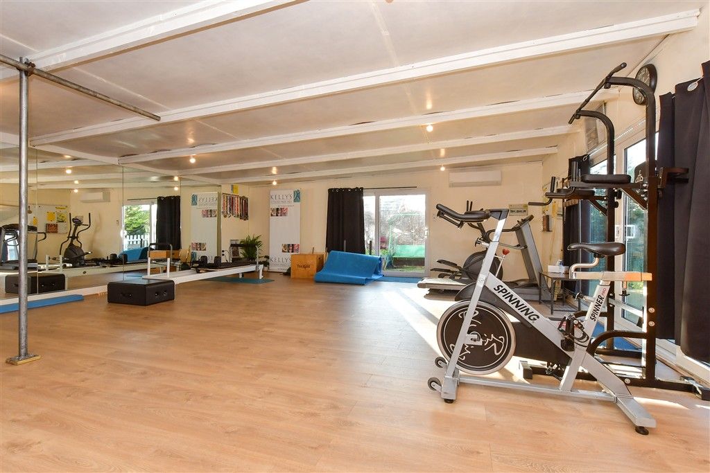 Property photo 3 of 18 Room 1