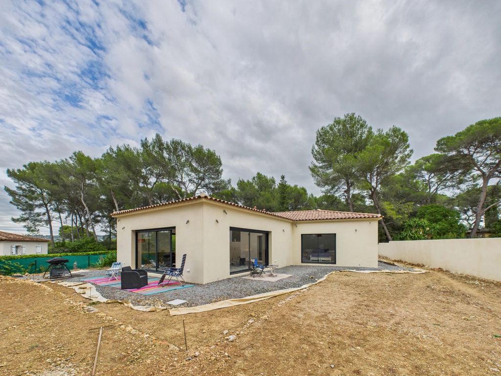 Property photo 1 of 25