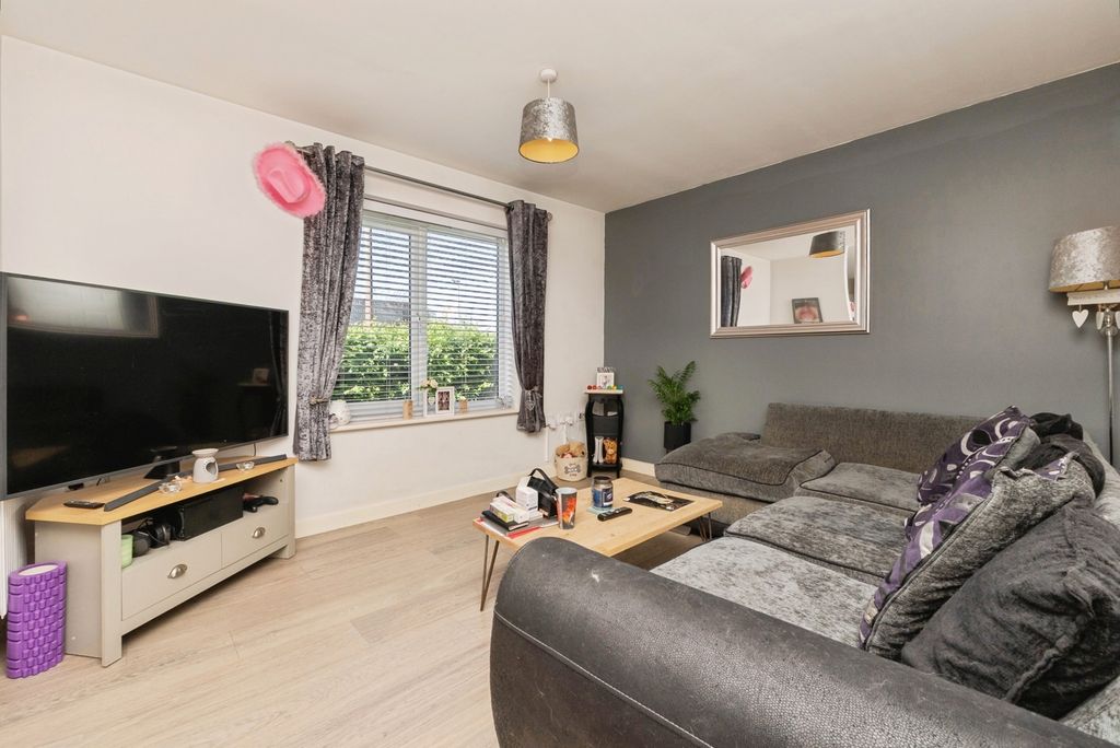 Property photo 2 of 16 Pbox-Img.Jpg