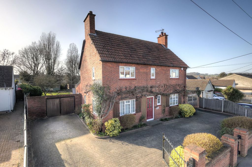 Property photo 1 of 43