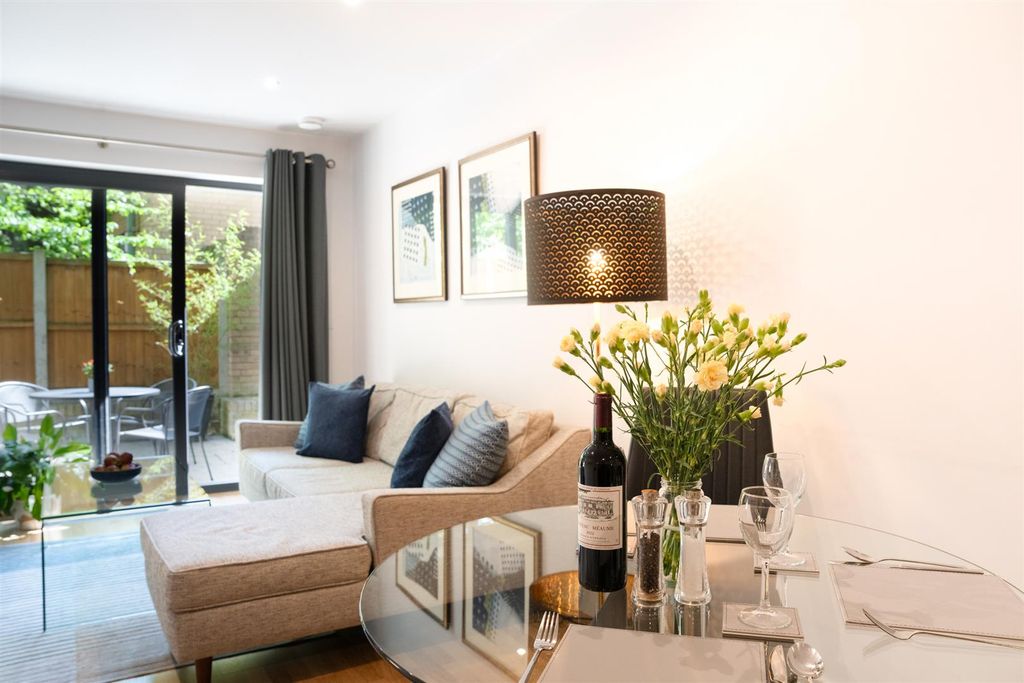 Property photo 3 of 7