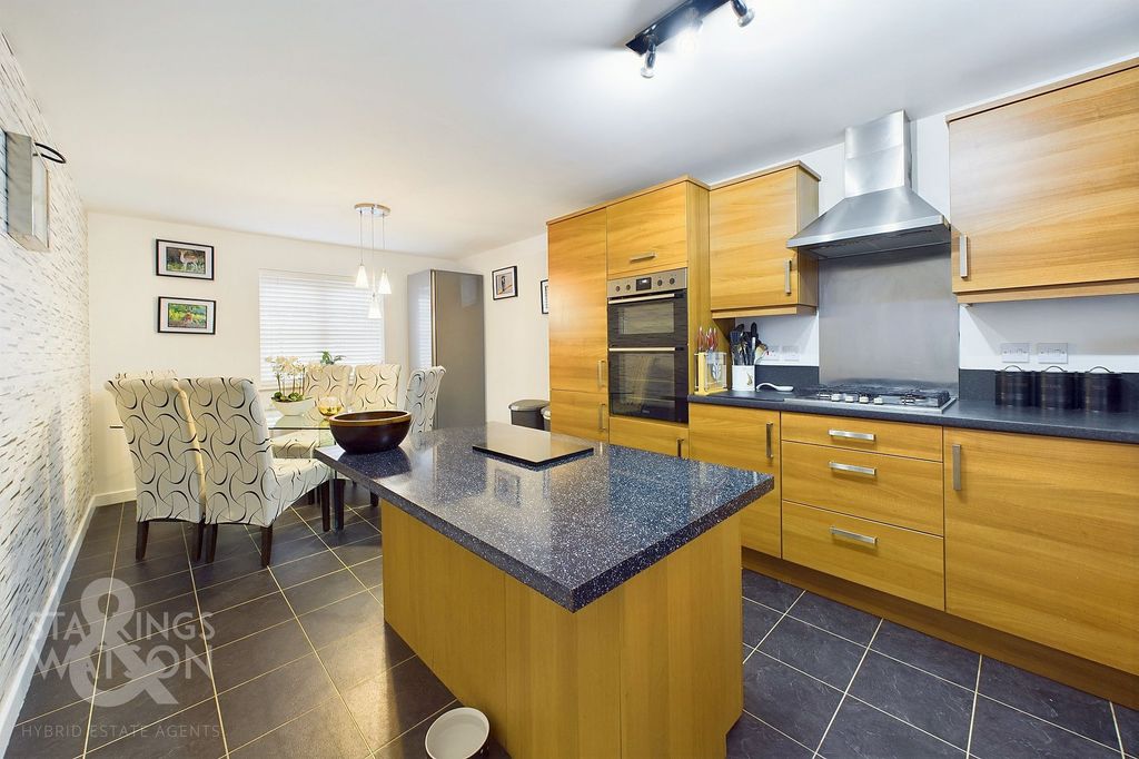 Property photo 3 of 31