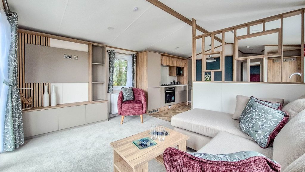 Property photo 3 of 24 Untitled 8