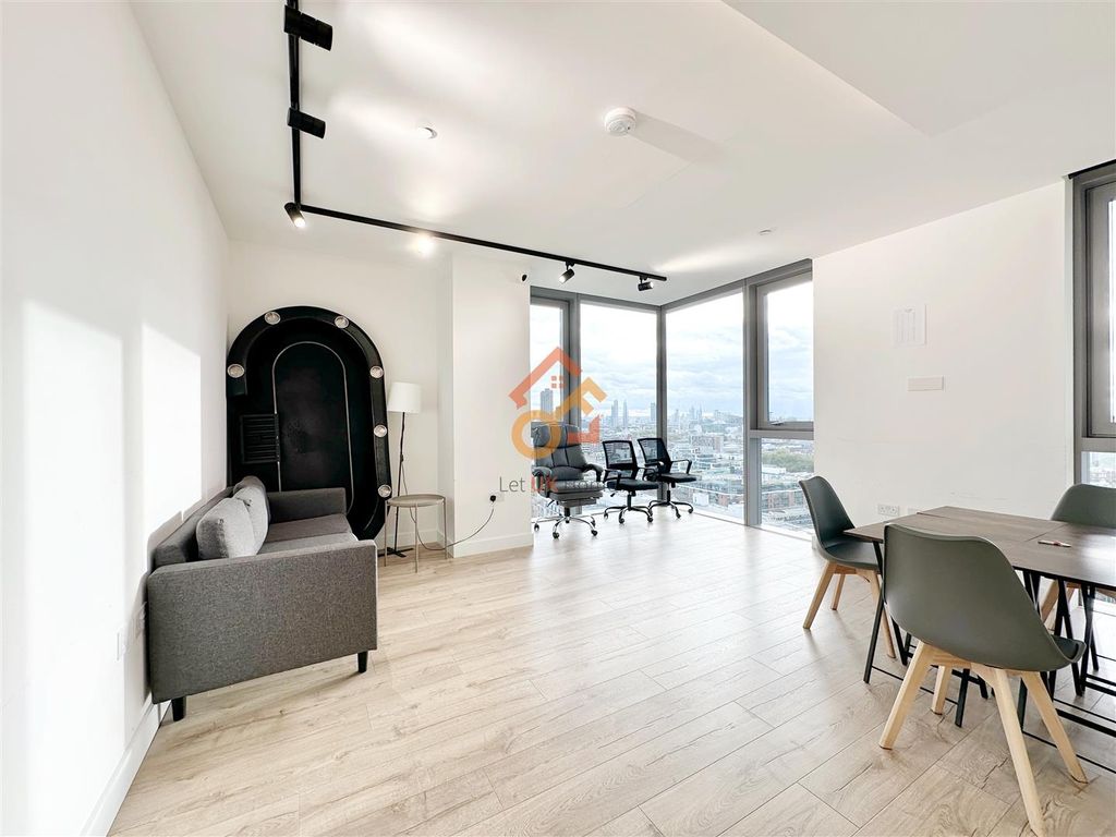 Property photo 2 of 40 ????_2025-10-22_122419_763.Jpg