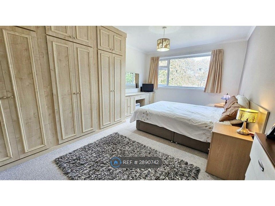Property photo 3 of 8 Bedroom