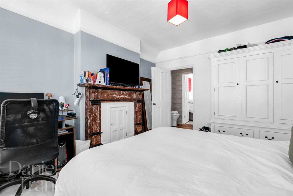 Additional image 38 of 5 bed detached house for saleThe Uplands, Loughton IG10