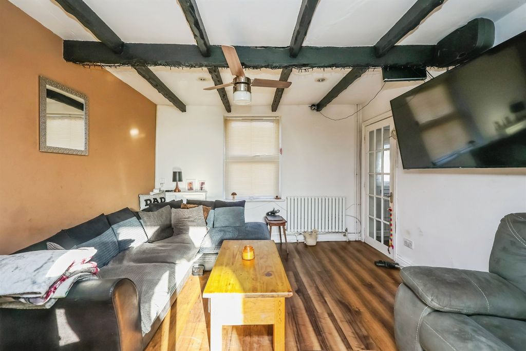 Property photo 2 of 17