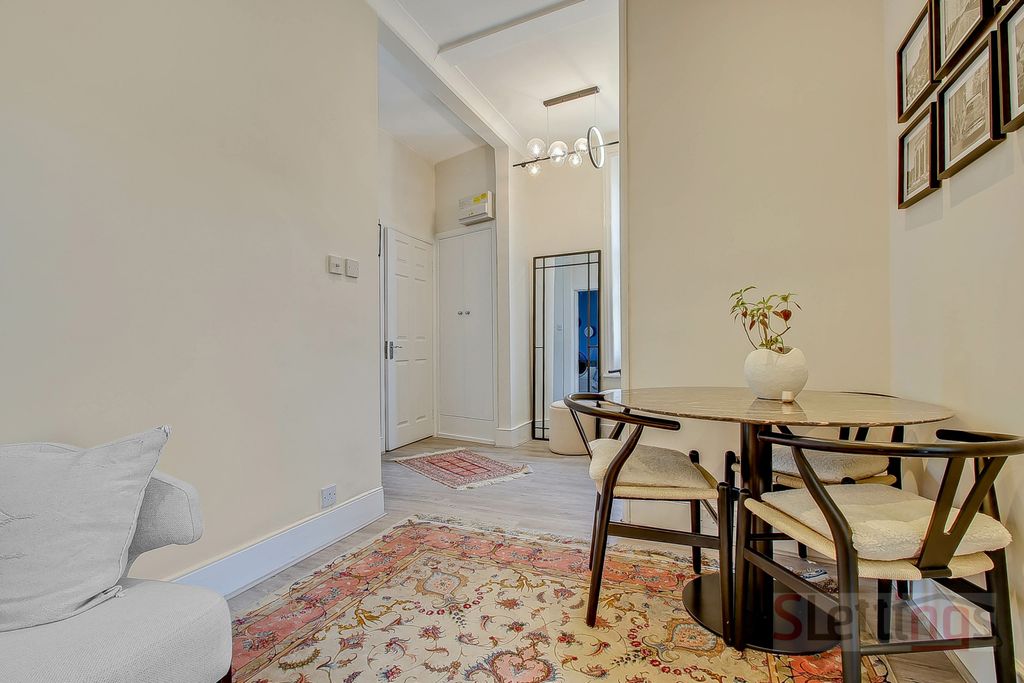 Property photo 3 of 12 Gallery