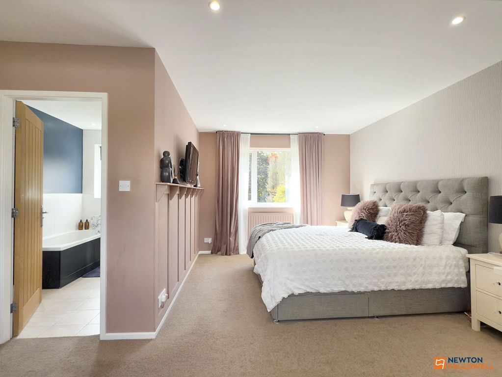 Property photo 3 of 64