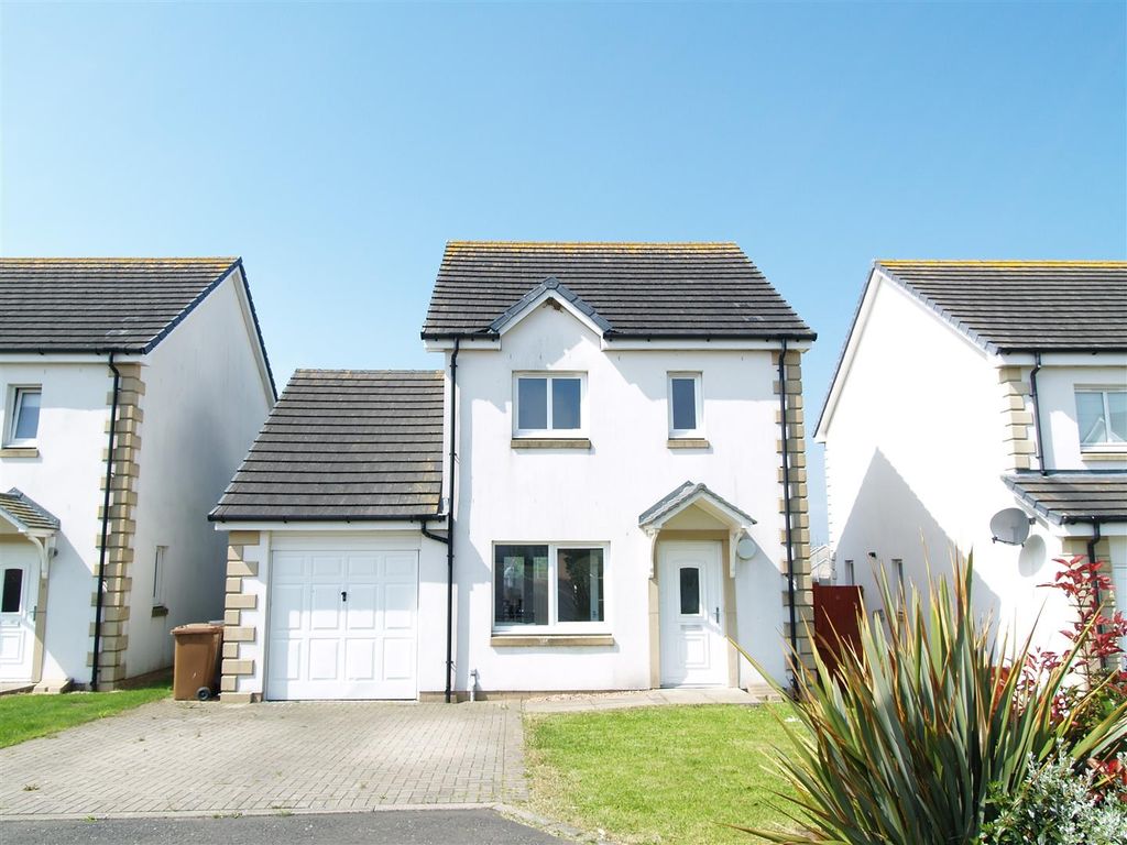 Property photo 1 of 2 Front