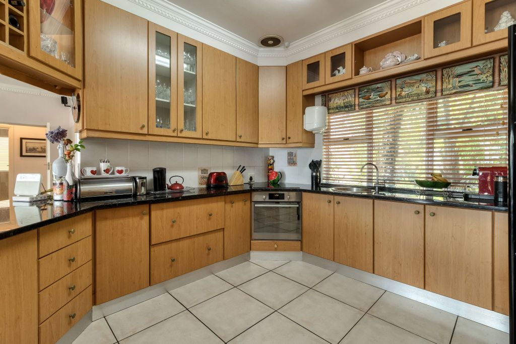 Property photo 3 of 42 Sw1722905