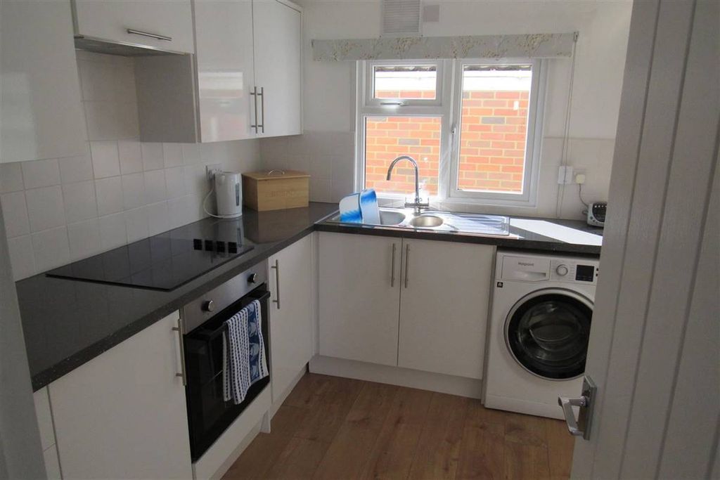 Property photo 2 of 16 Kitchen