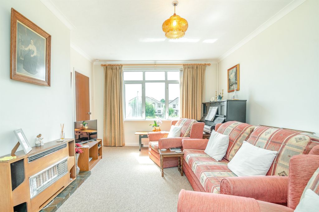 Property photo 3 of 25