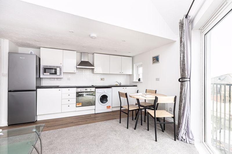 Property photo 3 of 9 Photo 5