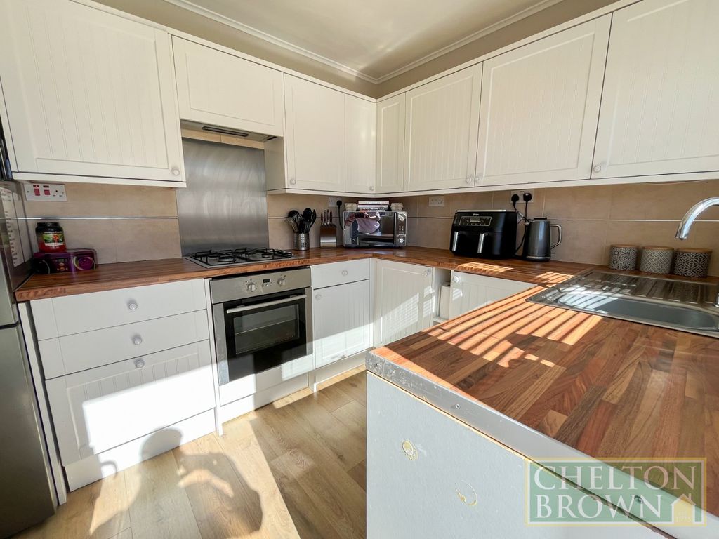 Property photo 2 of 46 Kitchen