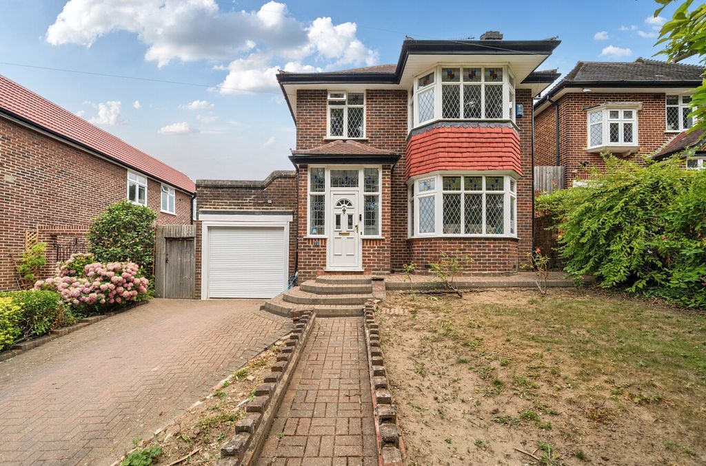 Property photo 1 of 17 1494308-1-6A5F6Db...