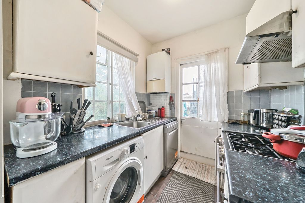 Property photo 3 of 45 1319534-6-68657d4...