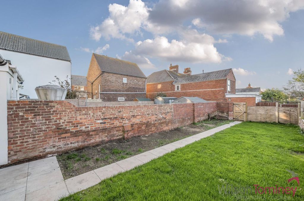 Property photo 3 of 23 214A2A69-0cc0-4E23-8Fd1-0c9d841d8ce5.Jpg