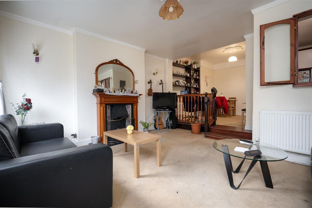 Property photo 3 of 16 Living/Dining Room
