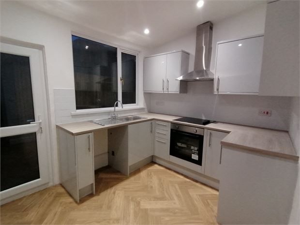 Property photo 2 of 9 Kitchen