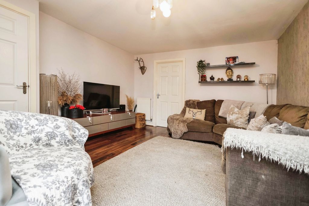 Property photo 2 of 18 Pbox-Img.Jpg