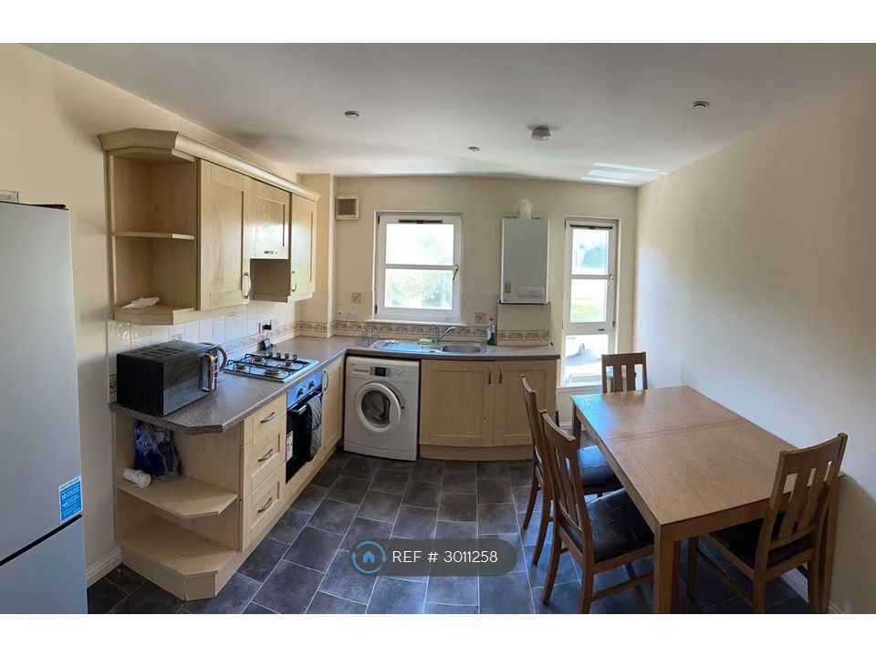 Property photo 3 of 5
