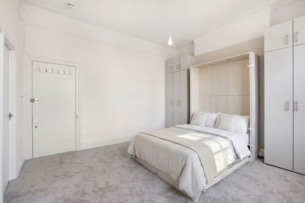 Property photo 2 of 10 Studio | Virtually Staged