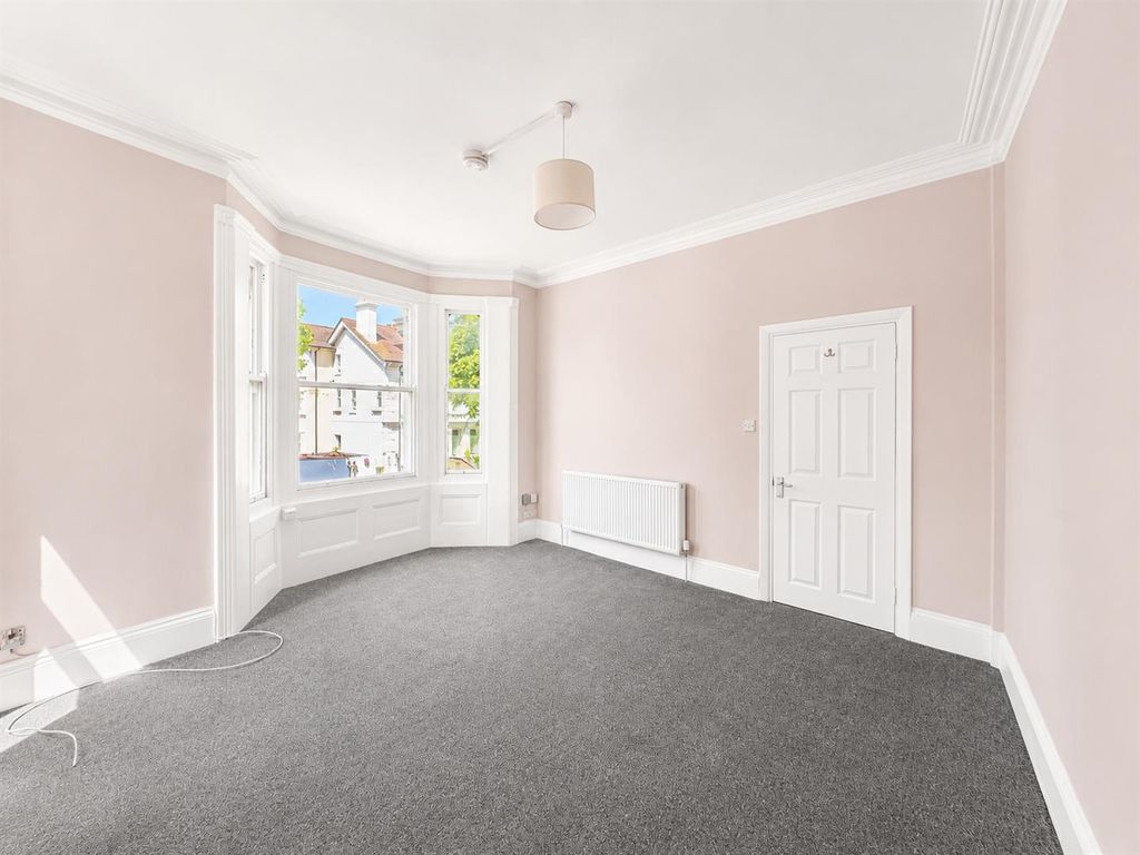 Property photo 1 of 19 215.Png