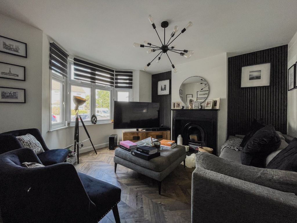 Property photo 1 of 22 3851141