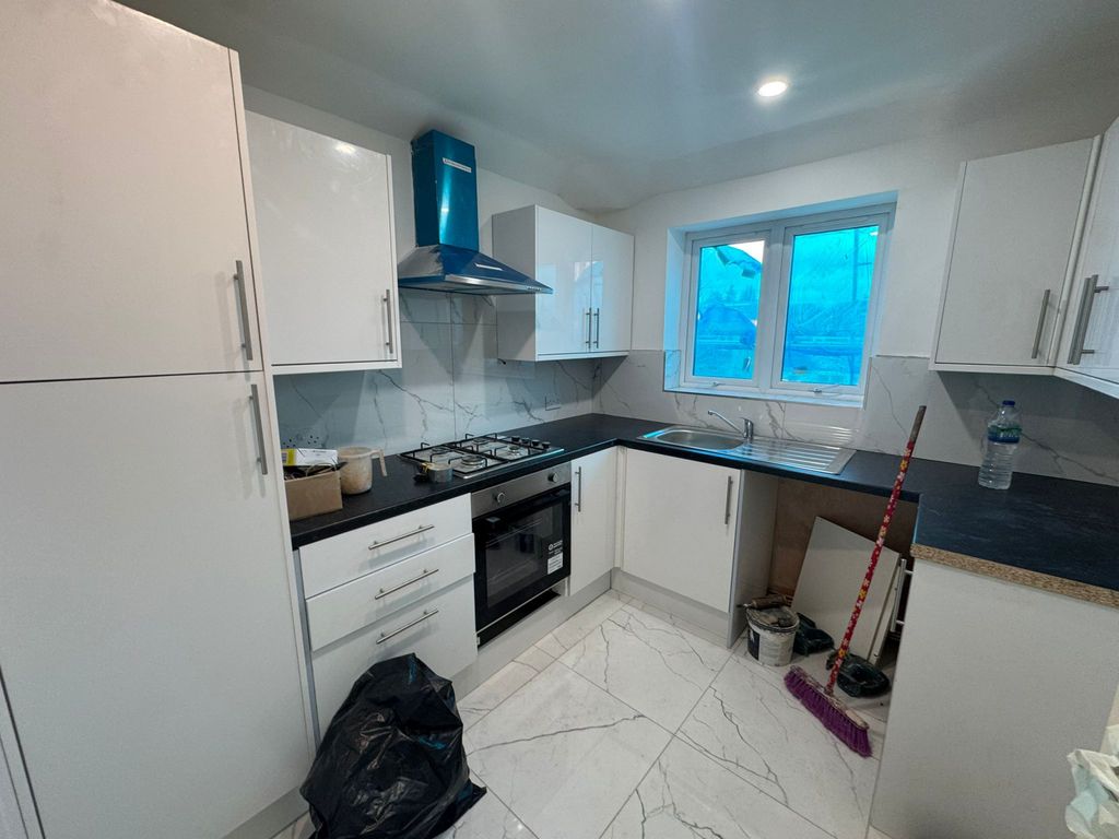 Property photo 2 of 5 Gallery