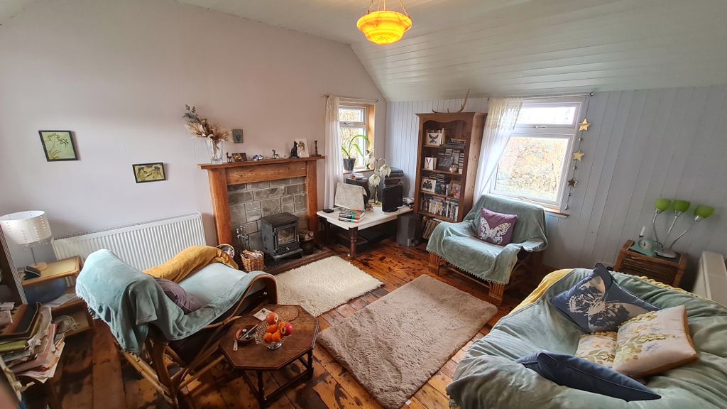 Property photo 3 of 33